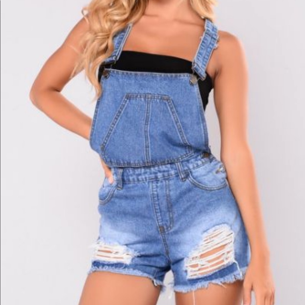Fashion Nova short overalls